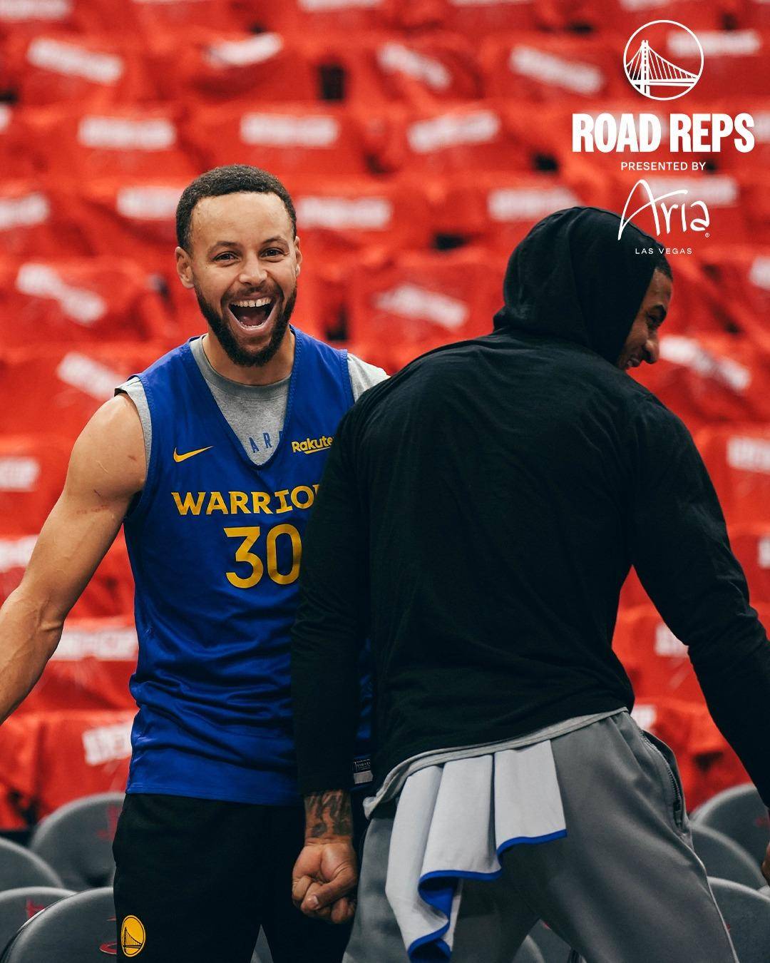 包含NBA球队集体备战大比赛，精神饱满士气高昂的词条